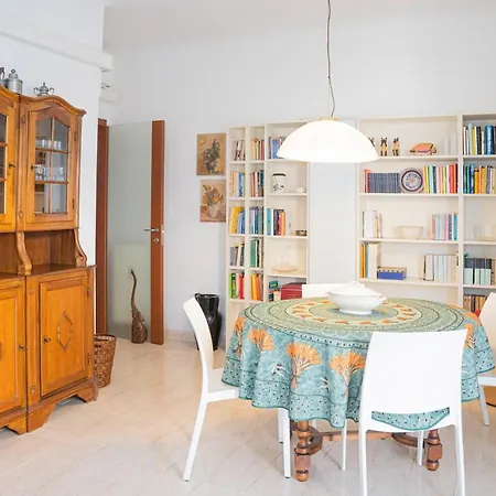 076 - Casa La Libreria, Centro Citta Di Chiavari, 500 Metri Da Mare E Spiagge - 2 Da Letto * Chiavari
